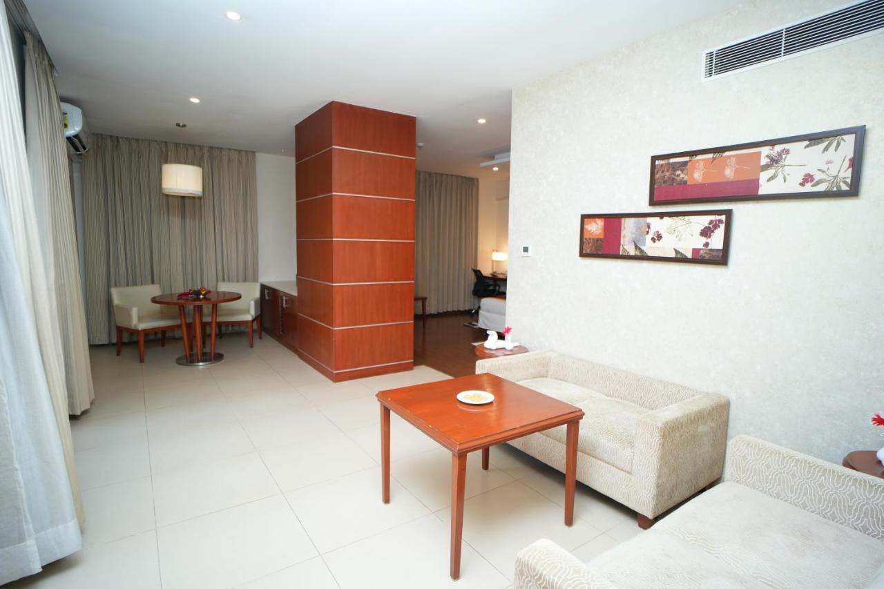 The Altruist Business Hotel Hitech Hyderabad Exterior foto